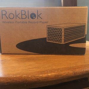 NEW Rokblok Wireless Portable Record Player